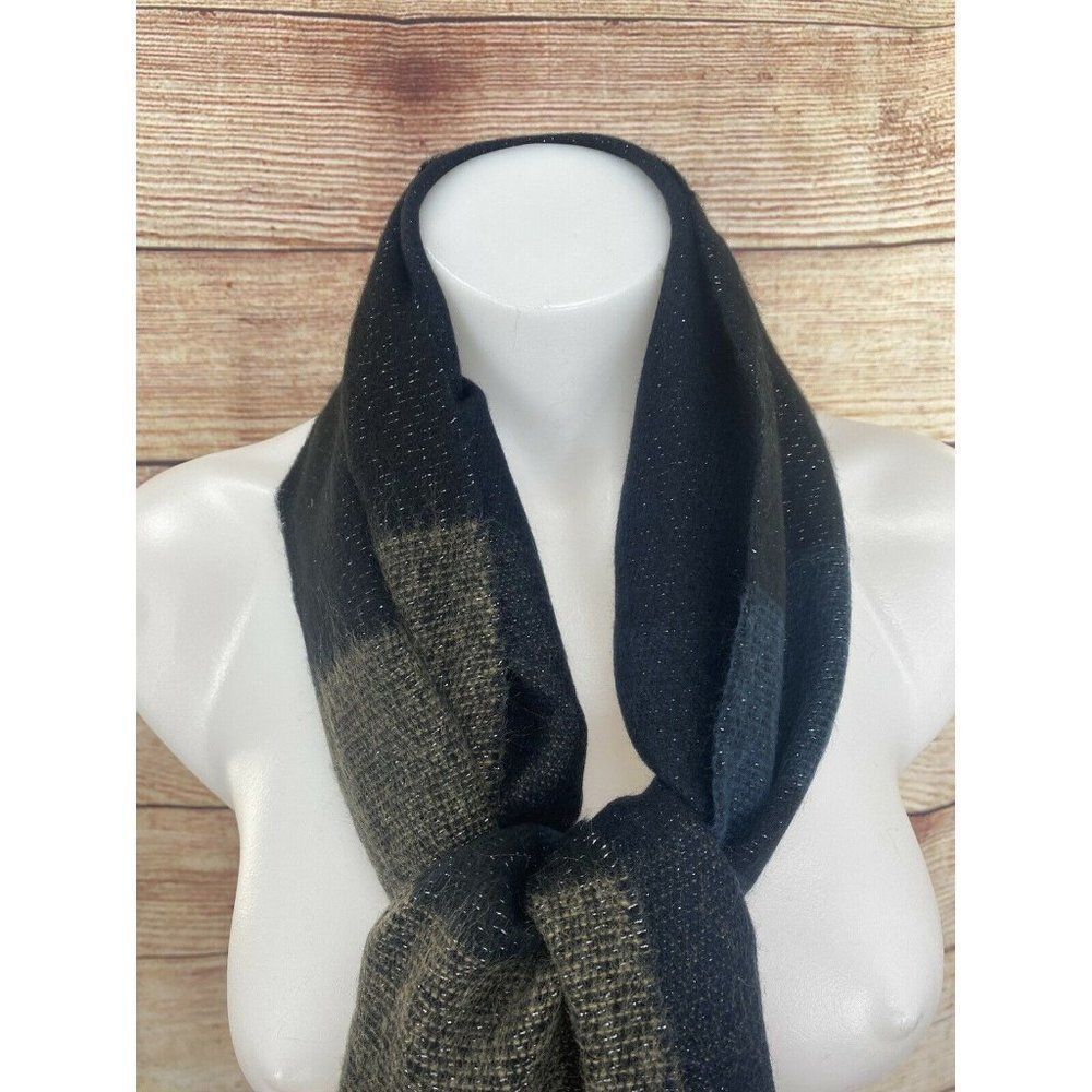 Steve Madden Mid Weight Cozy Plaid Muffler Scarf Navy One Size
